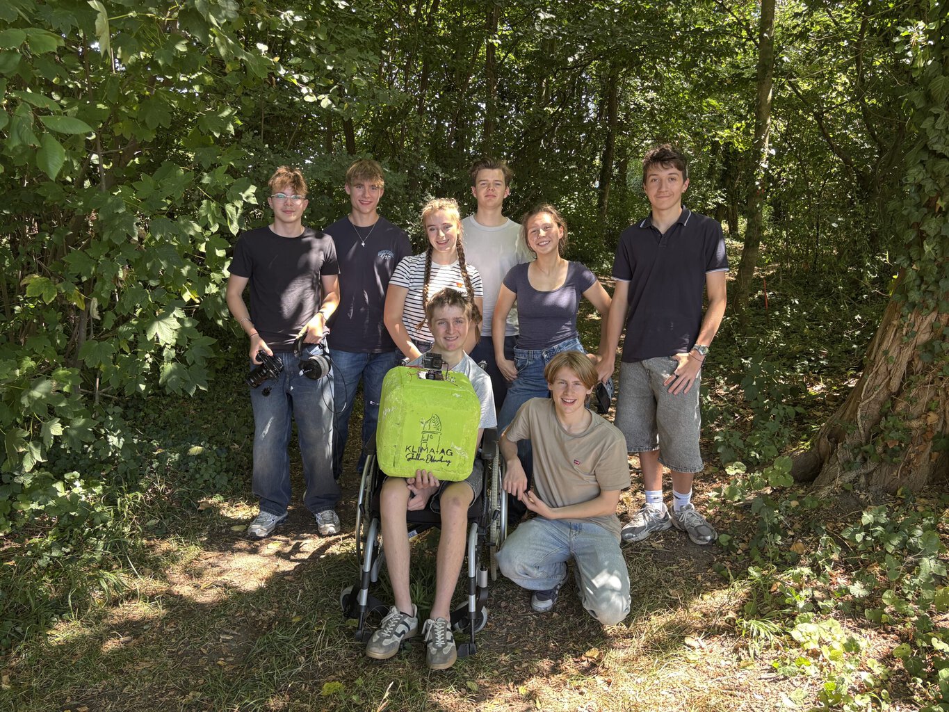 Gruppenbild der Klima-AG im Wald