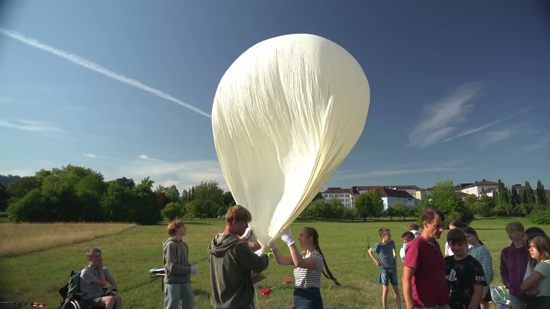Wetterballon-Start der Klima-AG auf der Drachenwiese
